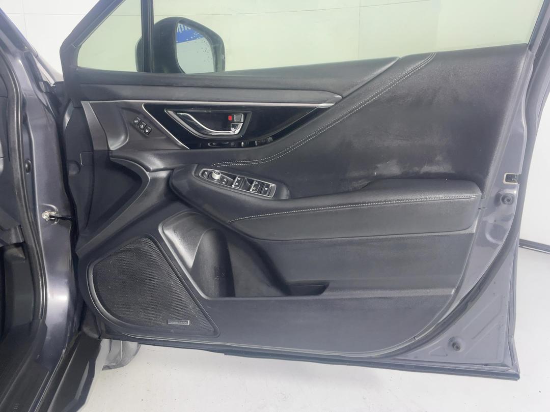 Photo '15' of Subaru Outback