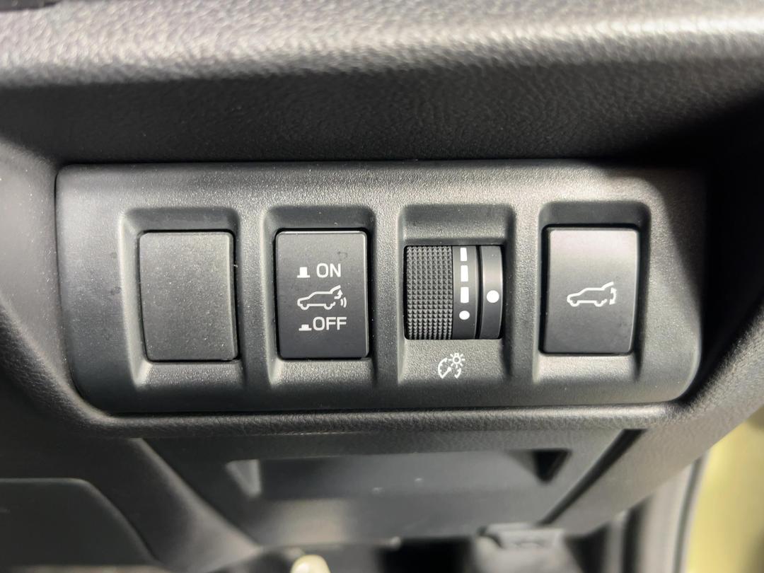 Photo '29' of Subaru Outback