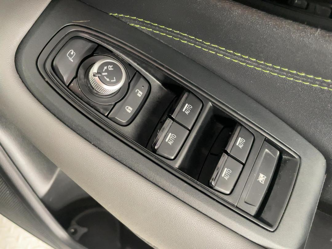 Photo '24' of Subaru Outback