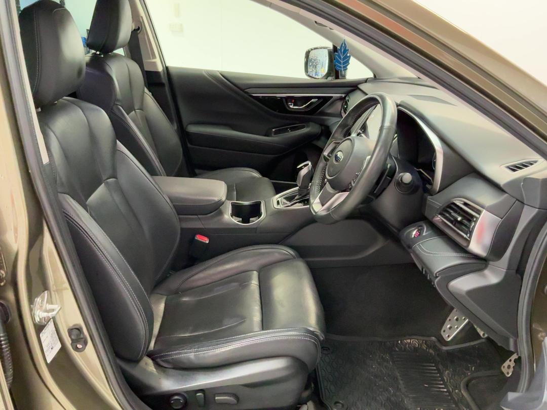 Photo '16' of Subaru Outback