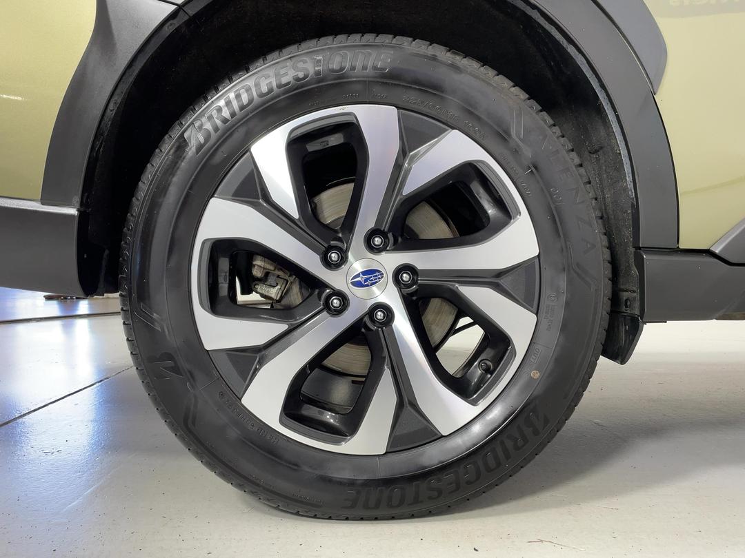 Photo '12' of Subaru Outback