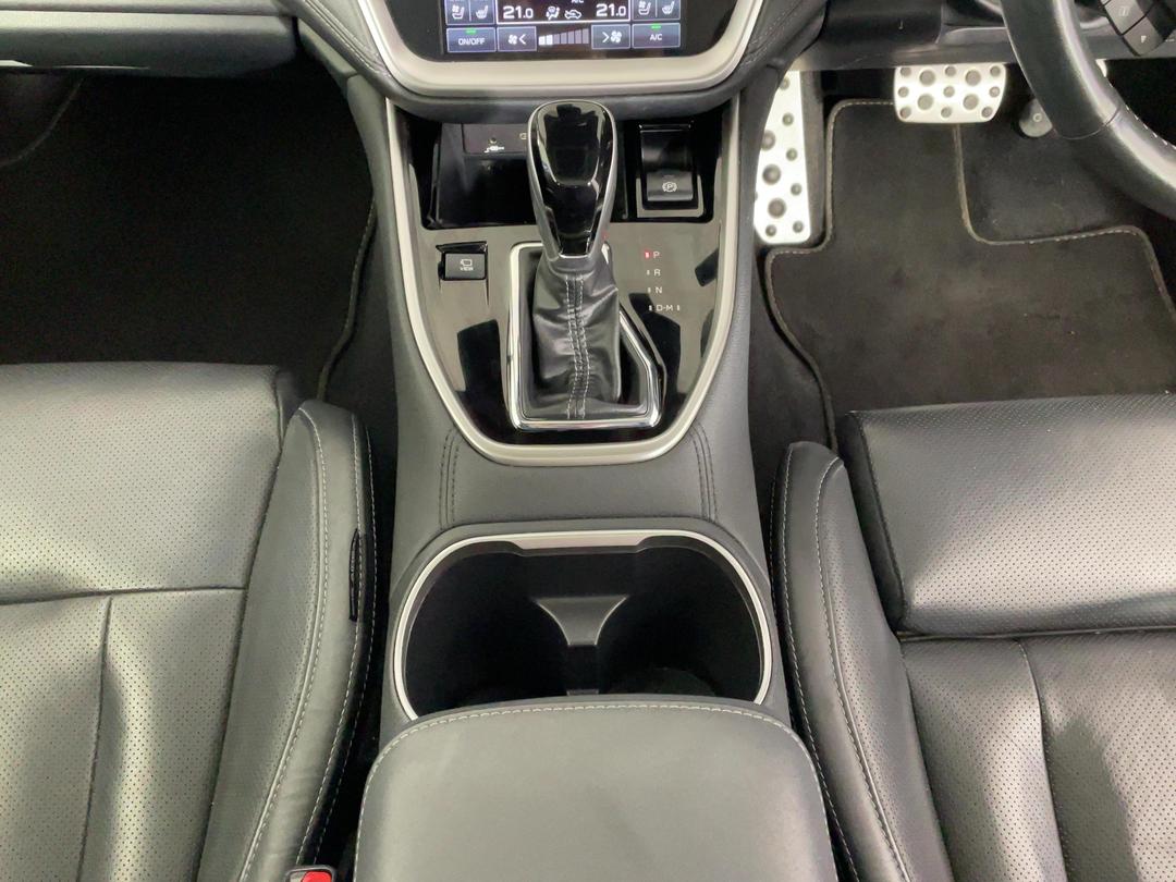 Photo '18' of Subaru Outback