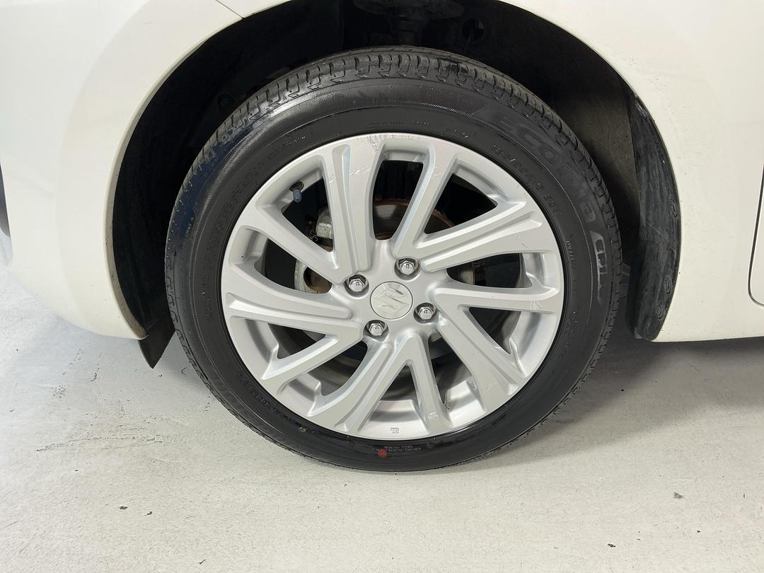 Photo '10' of Suzuki Swift