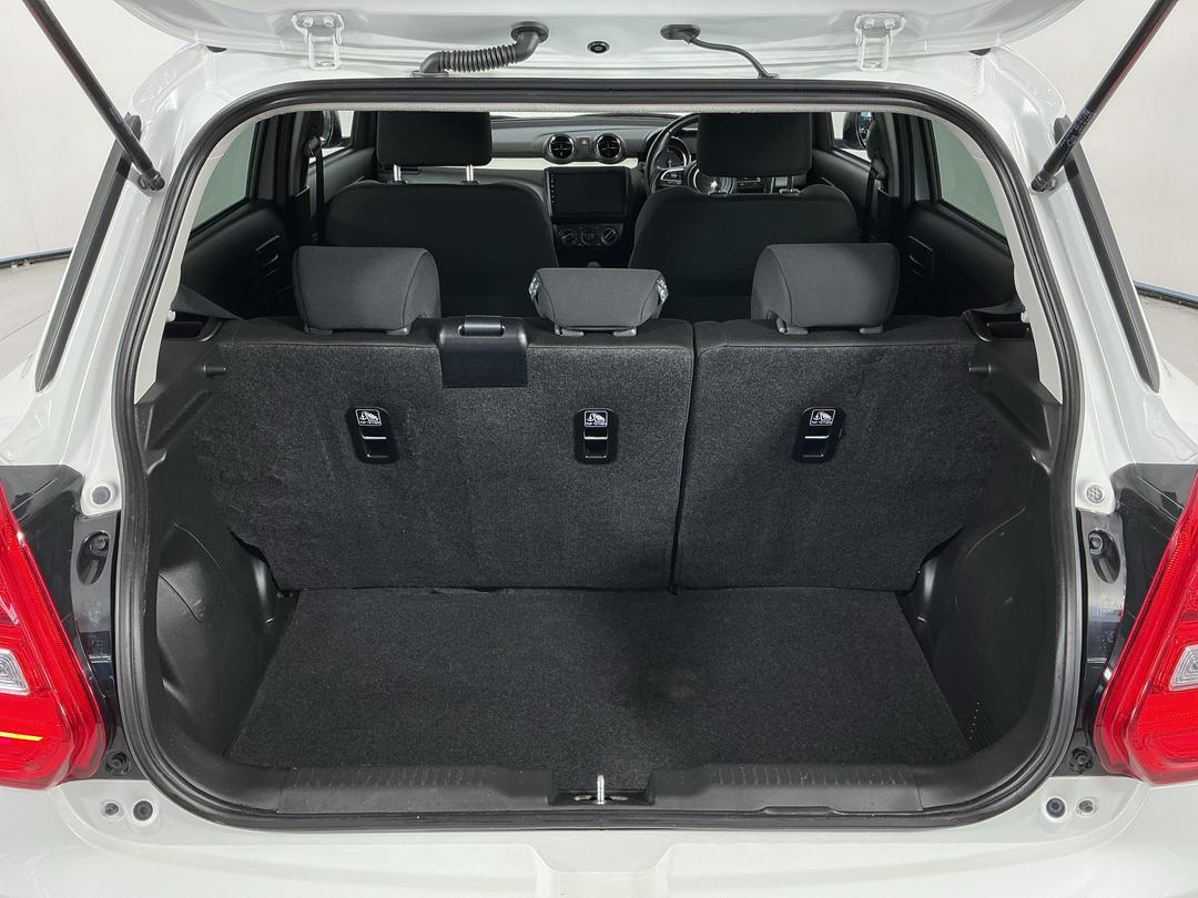 Photo '14' of Suzuki Swift