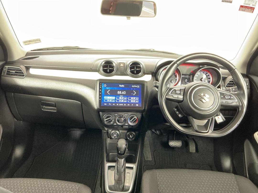 Photo '17' of Suzuki Swift