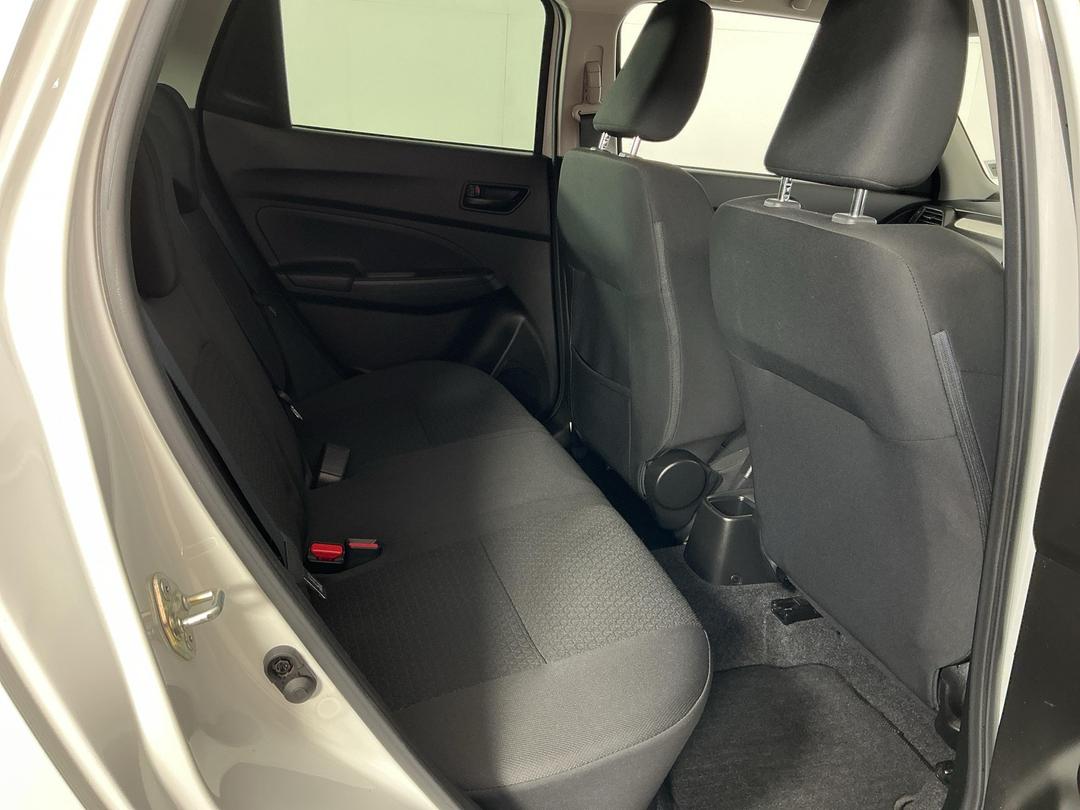 Photo '20' of Suzuki Swift