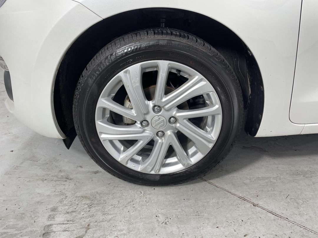 Photo '10' of Suzuki Swift