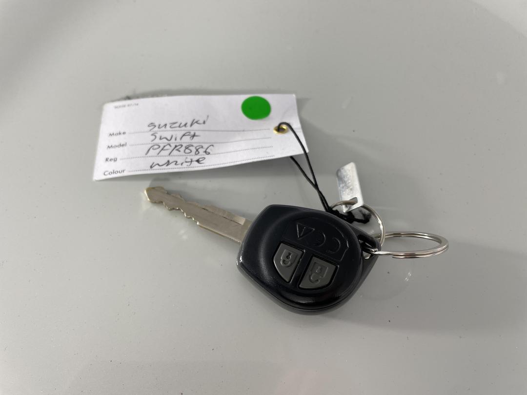 Photo '22' of Suzuki Swift