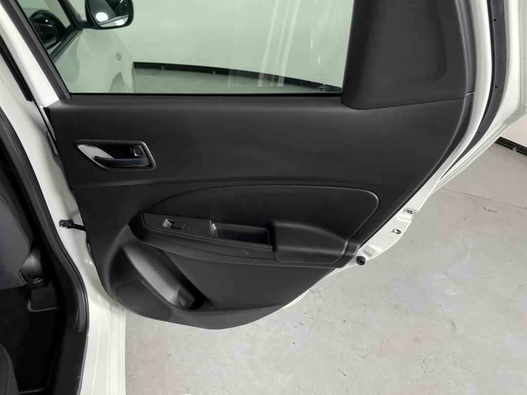 Photo '19' of Suzuki Swift