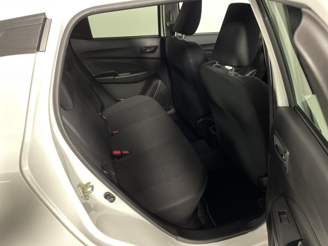 Photo '20' of Suzuki Swift