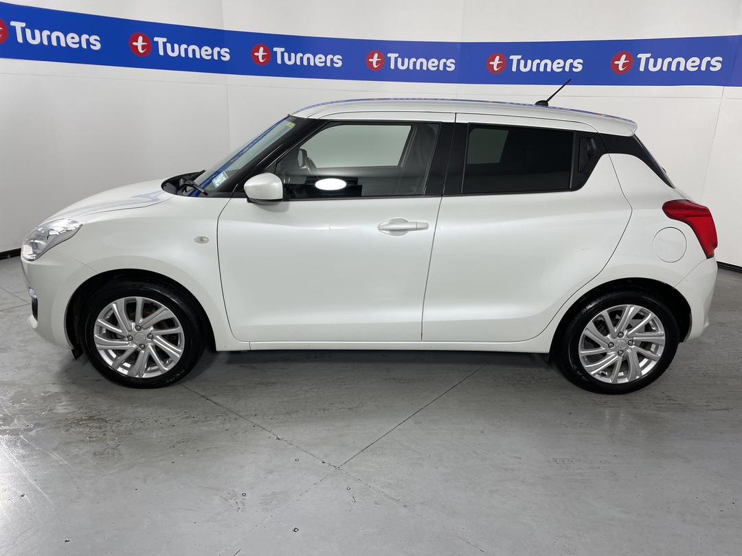 Photo '24' of Suzuki Swift