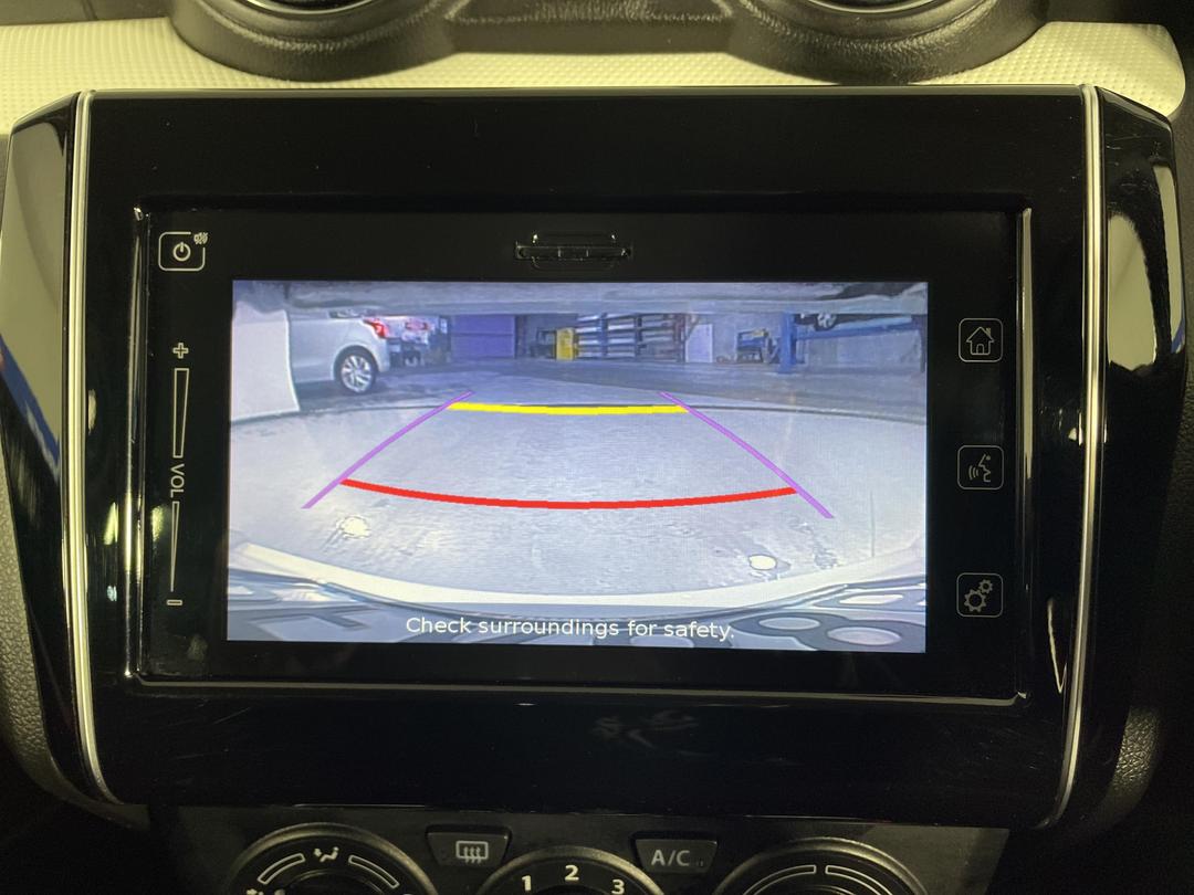 Photo '28' of Suzuki Swift