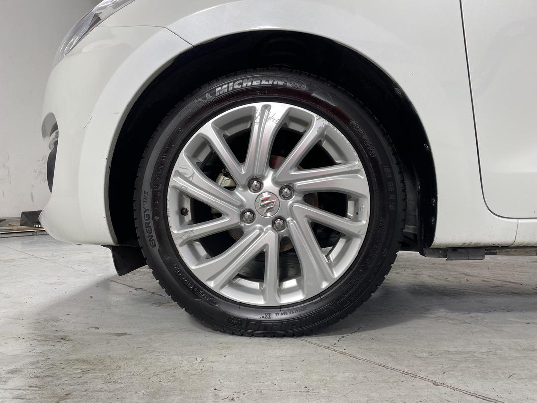 Photo '10' of Suzuki Swift