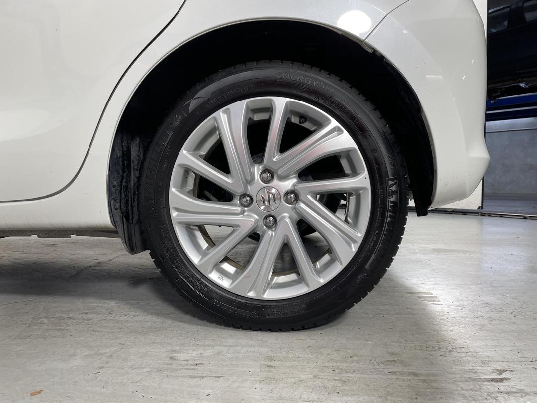 Photo '11' of Suzuki Swift