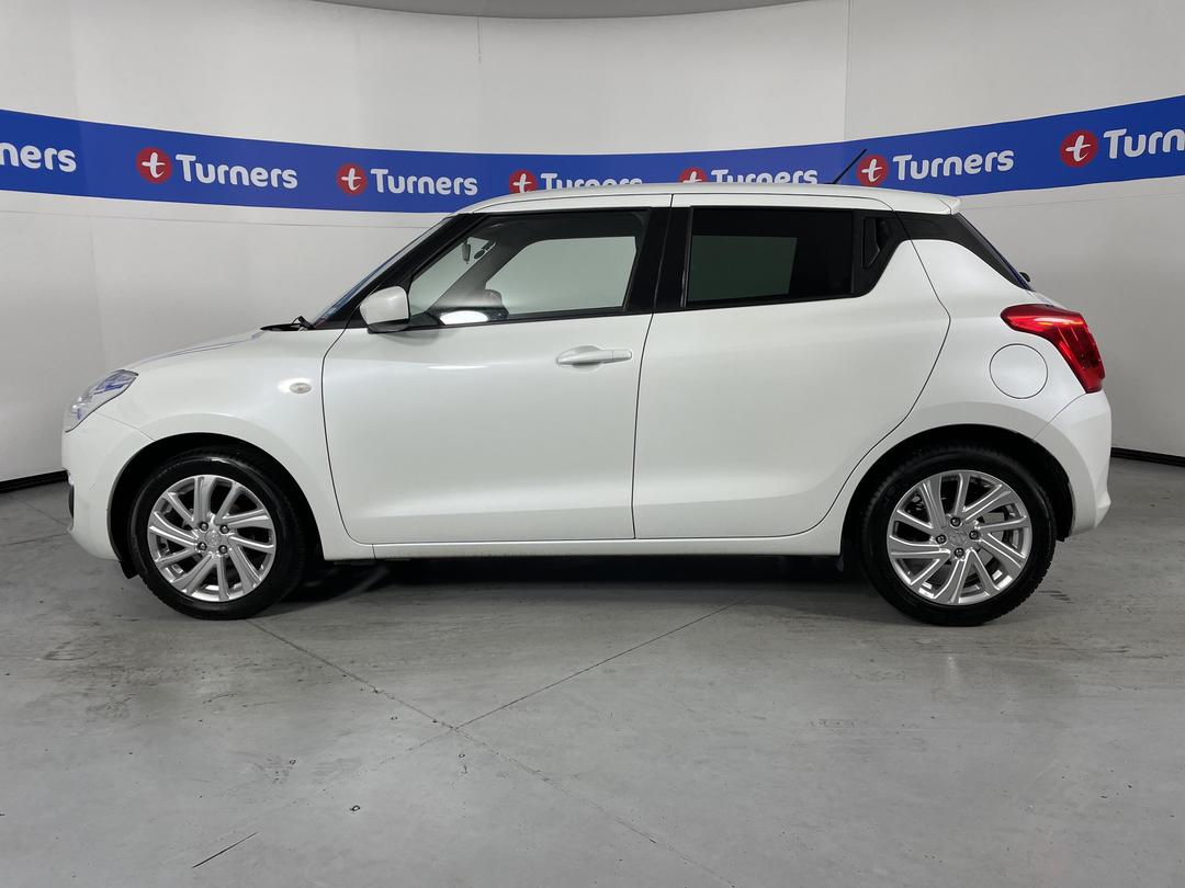 Photo '24' of Suzuki Swift