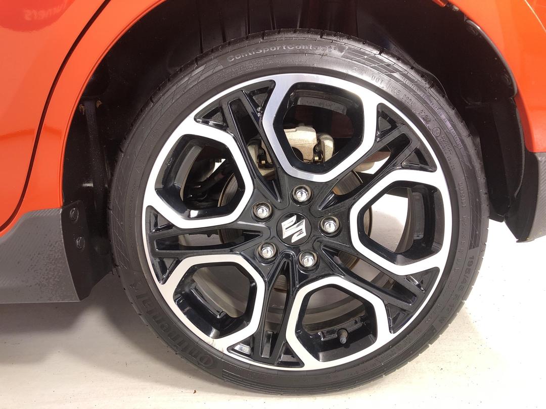 Photo '11' of Suzuki Swift