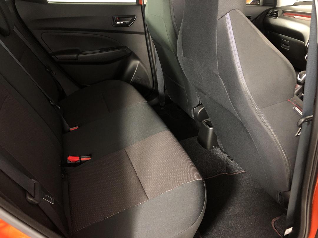 Photo '20' of Suzuki Swift