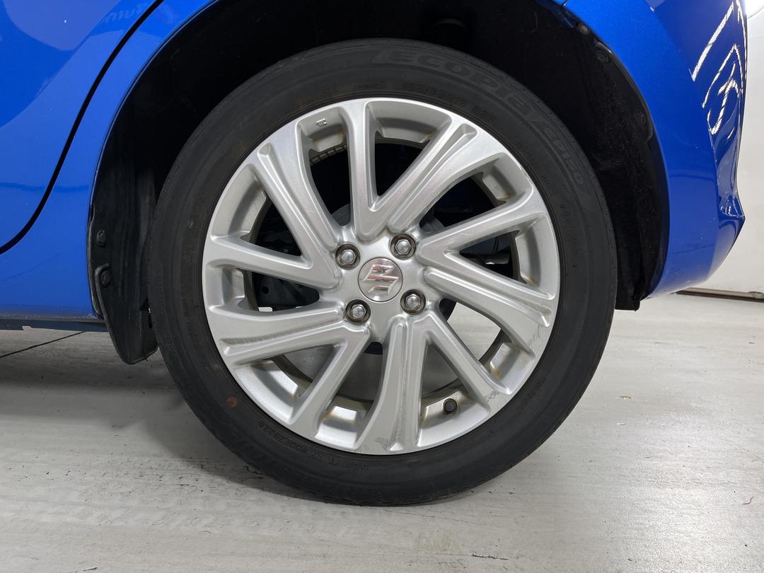 Photo '11' of Suzuki Swift