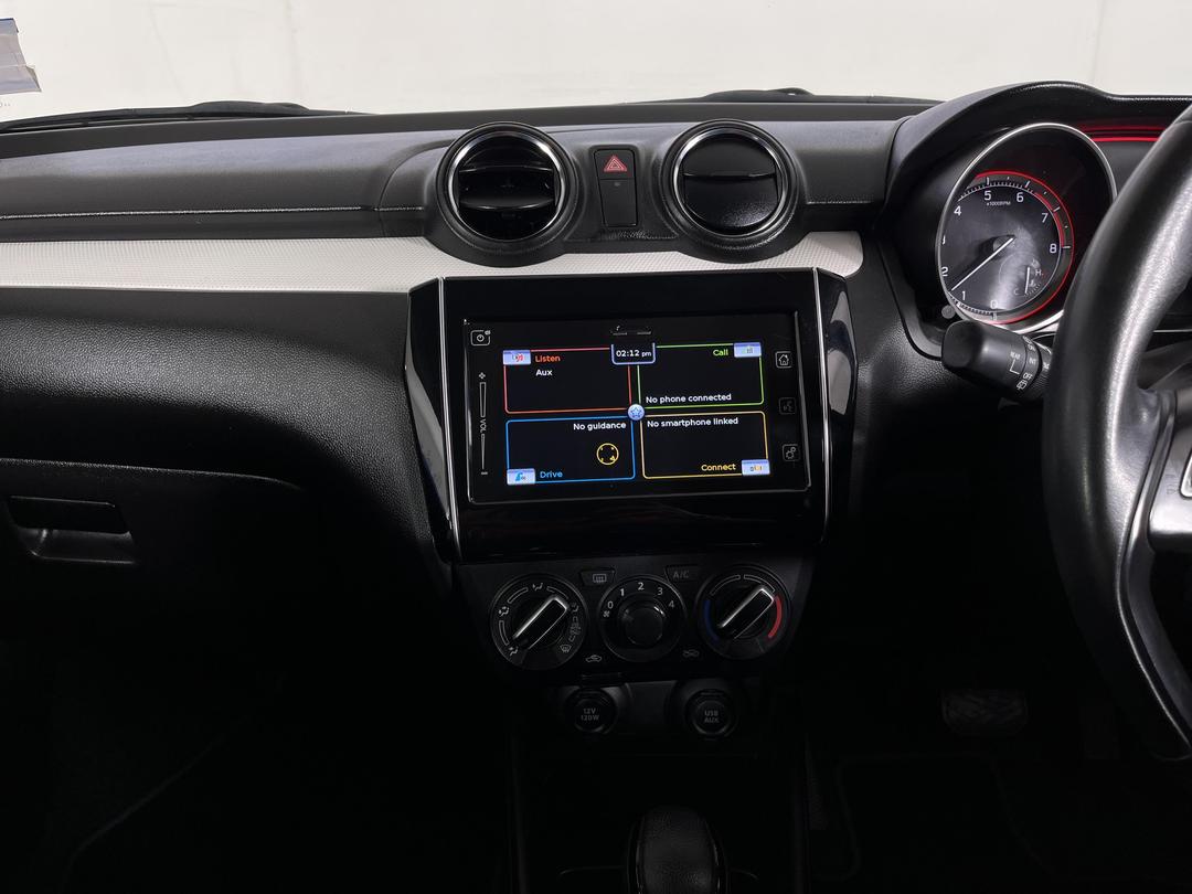 Photo '18' of Suzuki Swift