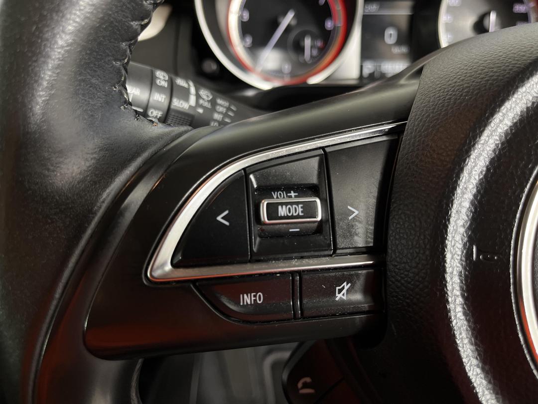 Photo '24' of Suzuki Swift