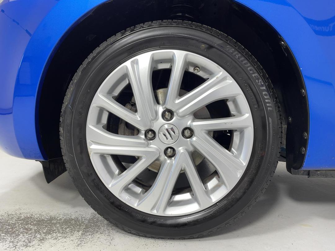 Photo '10' of Suzuki Swift