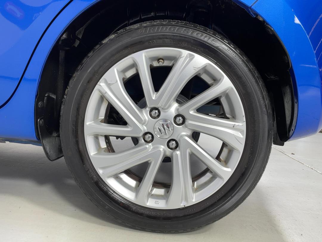Photo '11' of Suzuki Swift