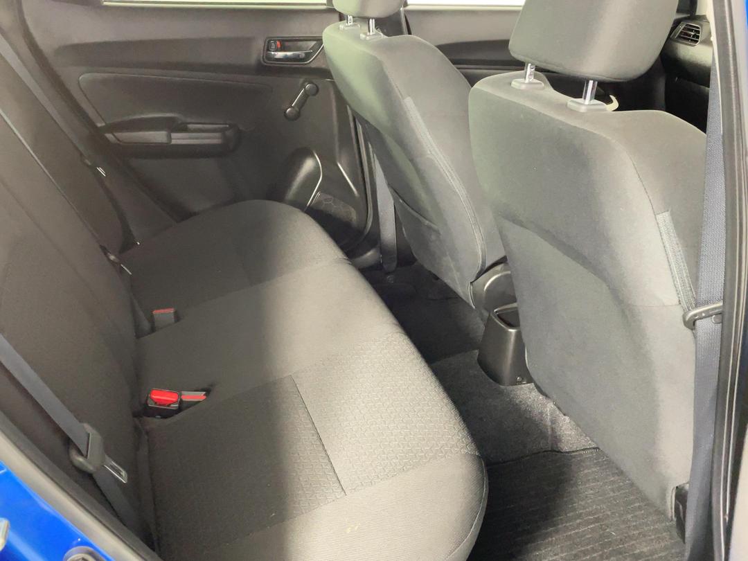 Photo '20' of Suzuki Swift