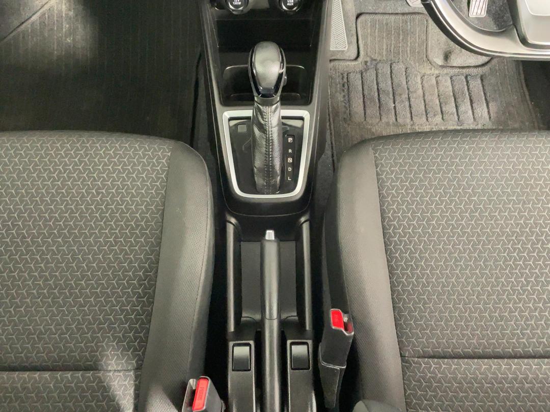Photo '18' of Suzuki Swift