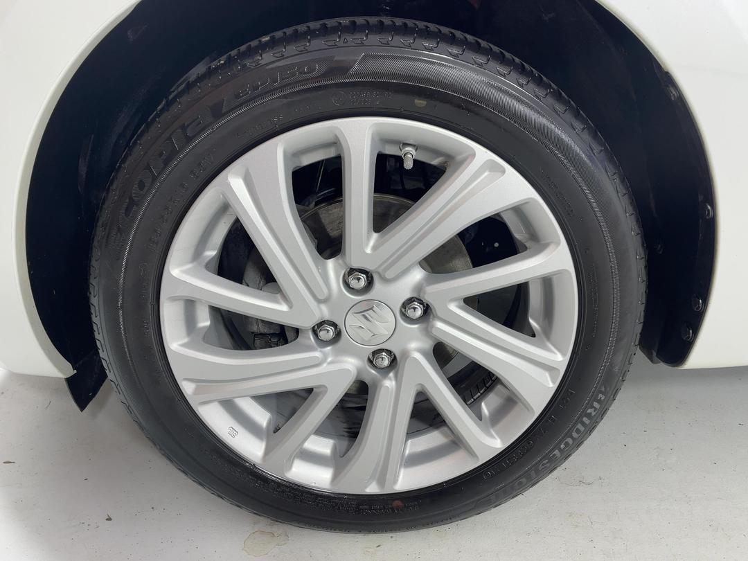 Photo '10' of Suzuki Swift