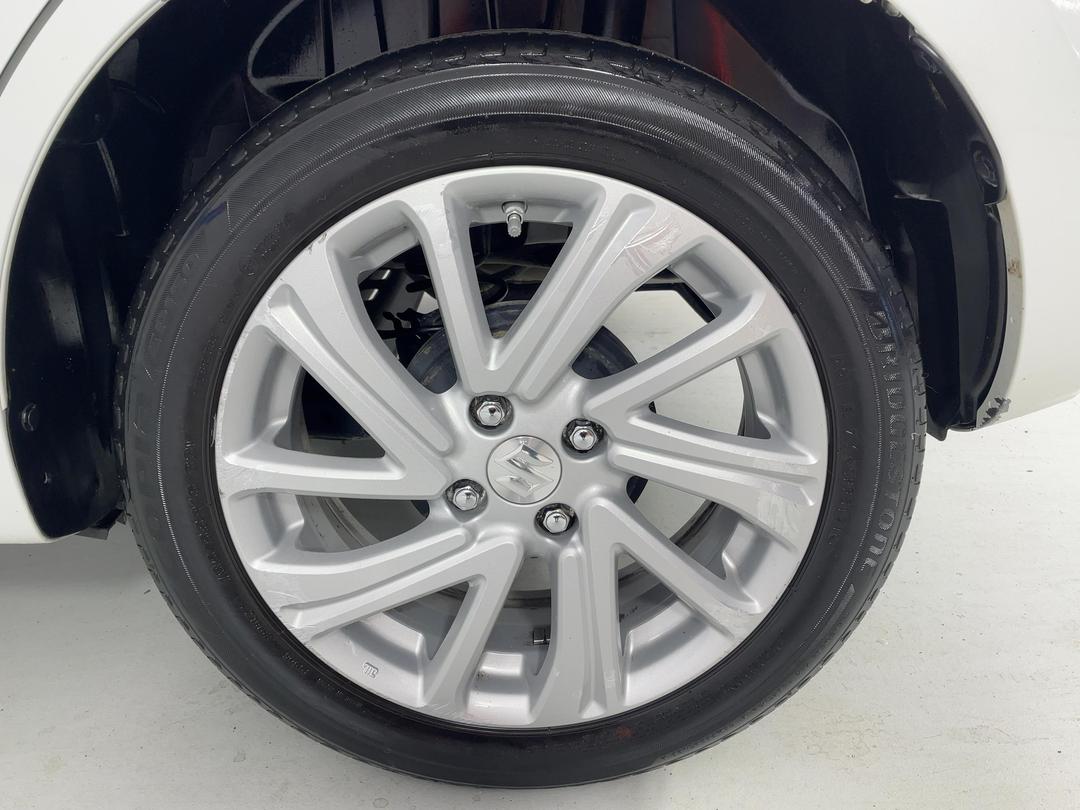 Photo '11' of Suzuki Swift
