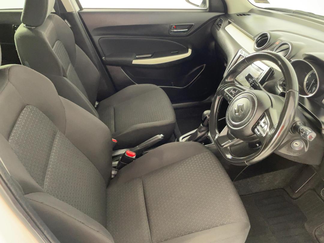 Photo '16' of Suzuki Swift