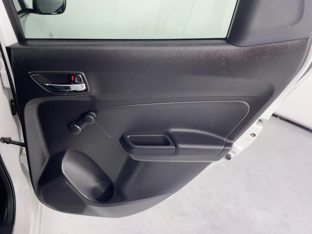 Photo '19' of Suzuki Swift