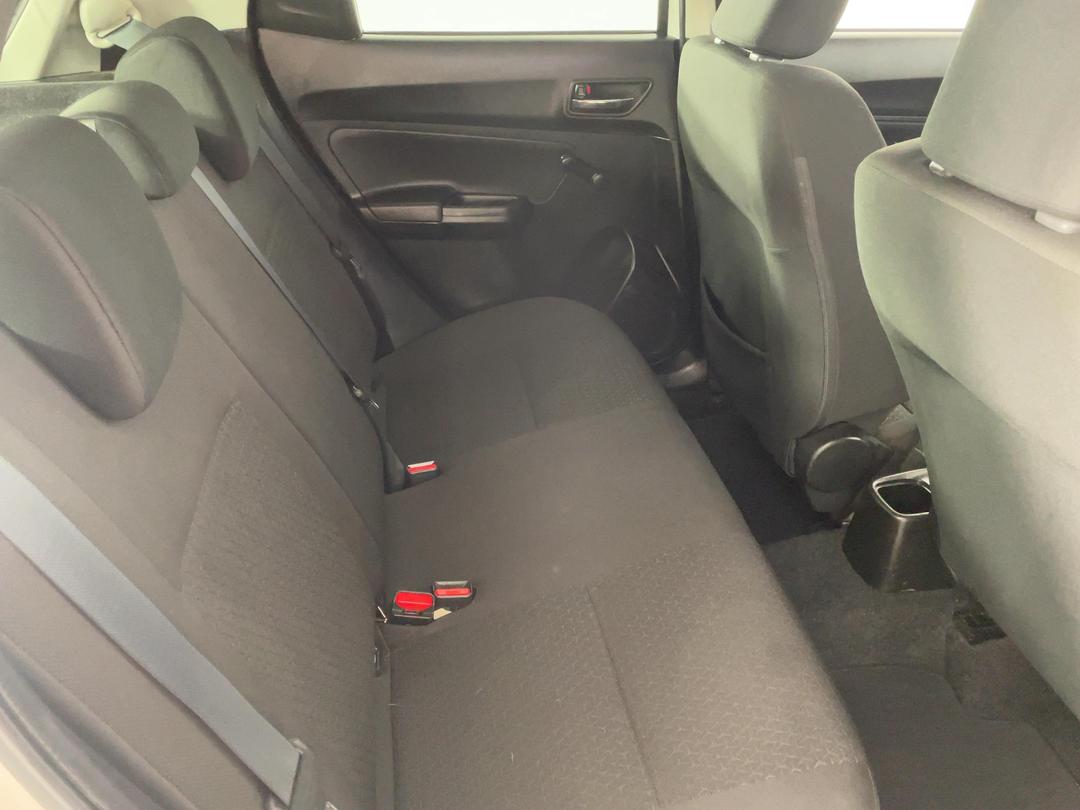 Photo '20' of Suzuki Swift