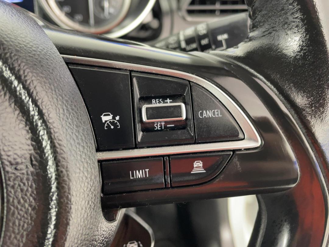 Photo '24' of Suzuki Swift