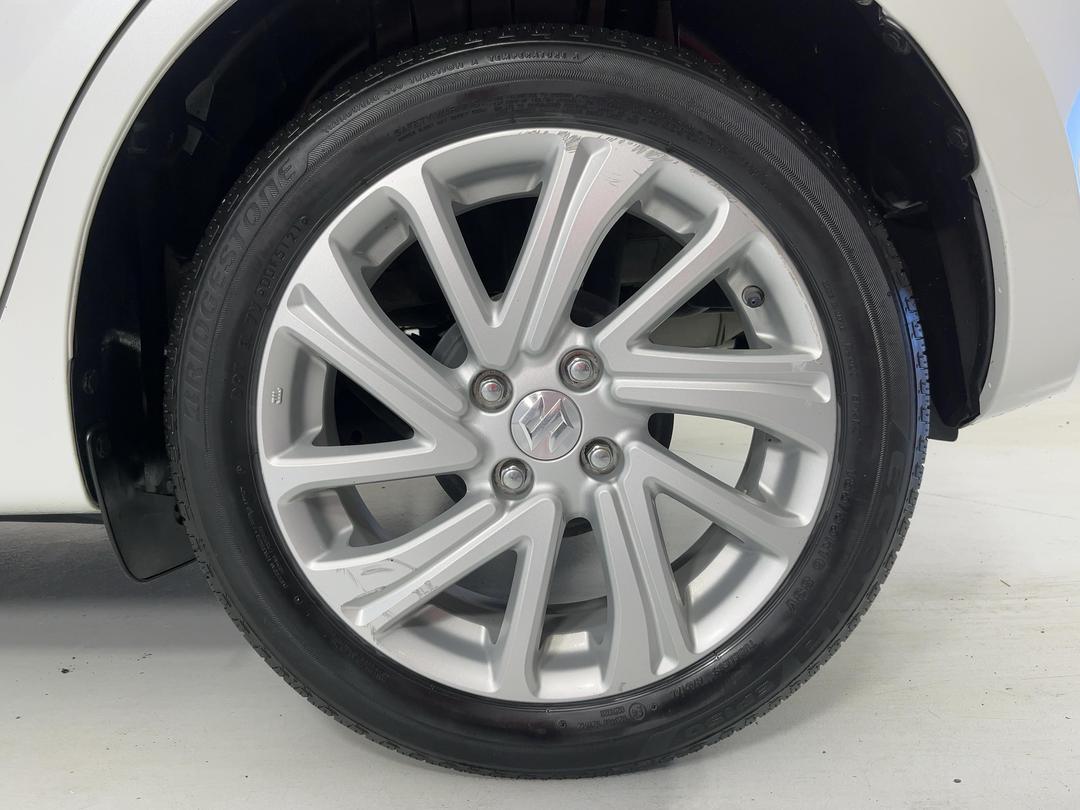 Photo '11' of Suzuki Swift