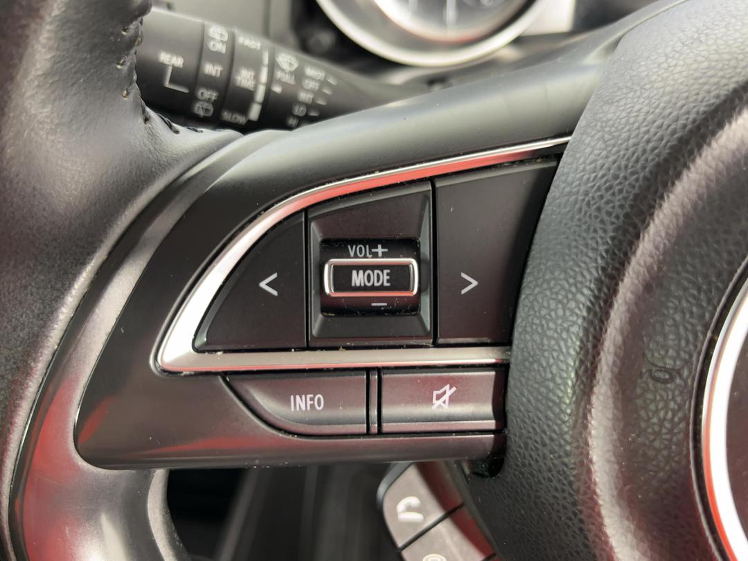 Photo '24' of Suzuki Swift