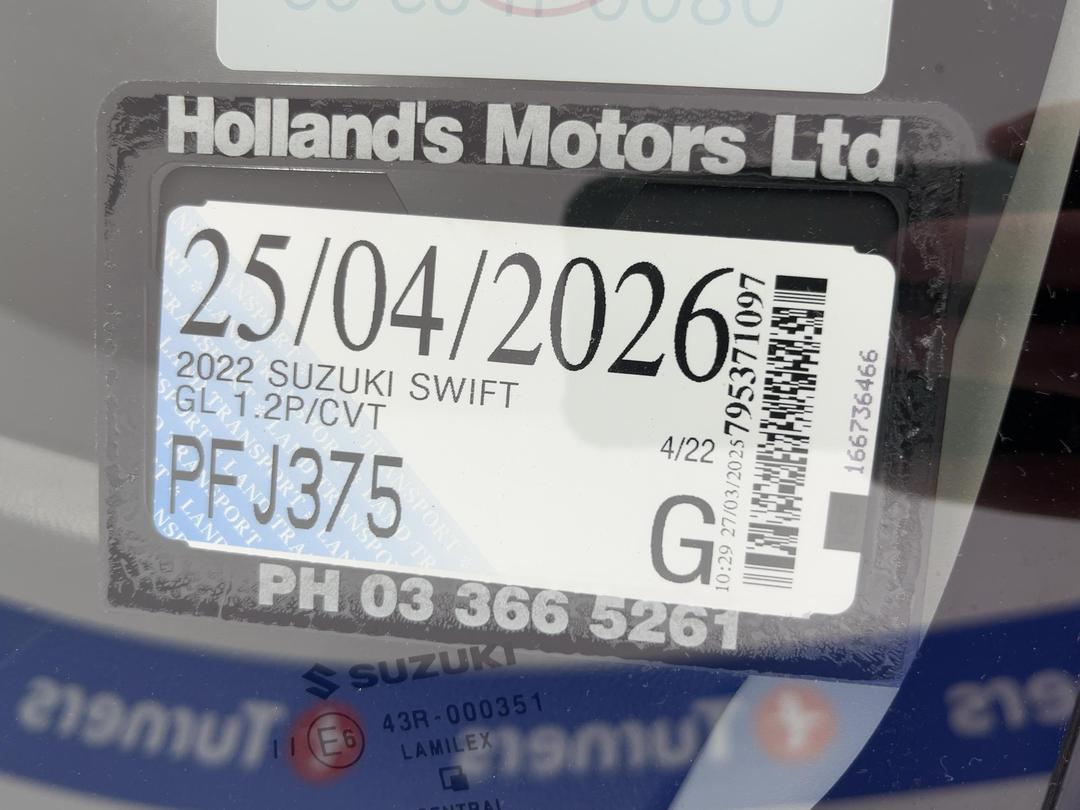 Photo '29' of Suzuki Swift