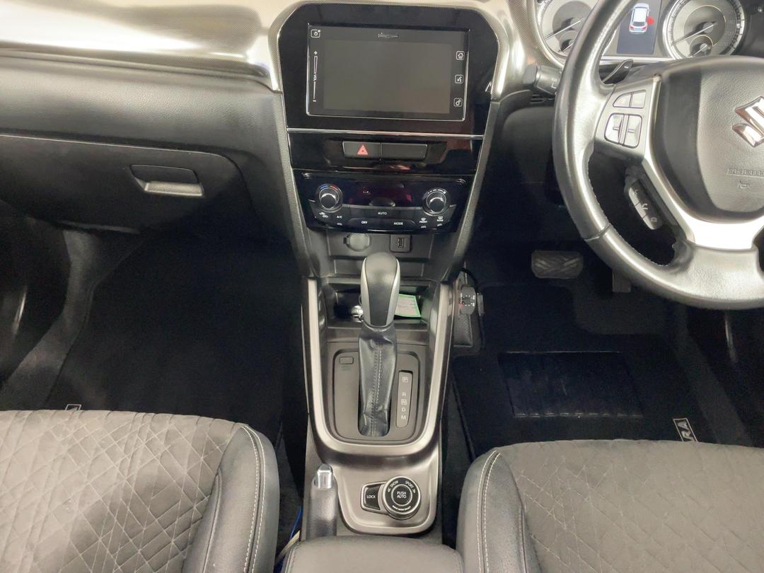 Photo '18' of Suzuki Vitara