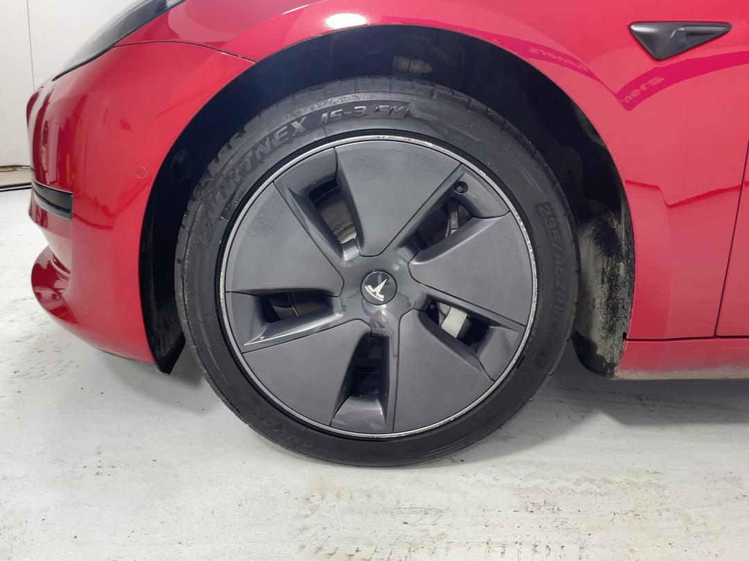 Photo '10' of Tesla Model 3