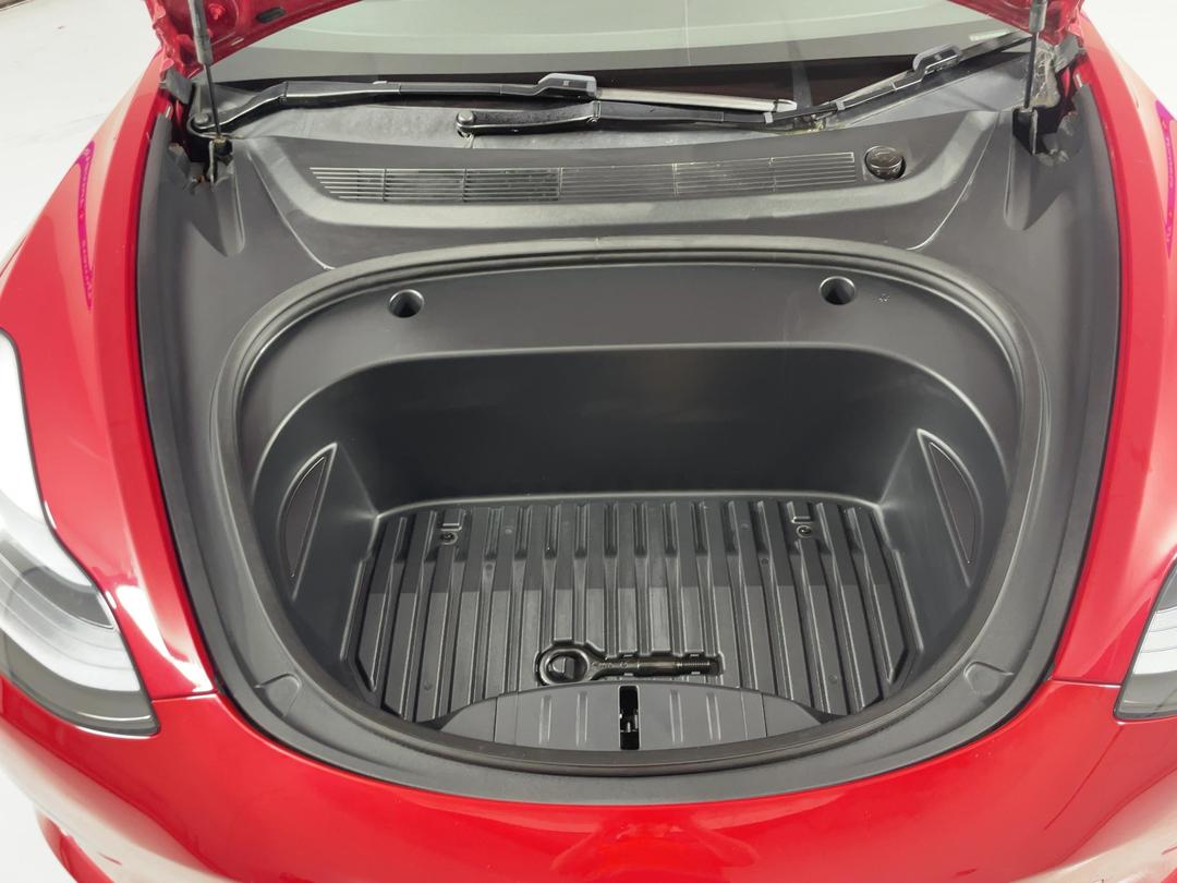 Photo '13' of Tesla Model 3