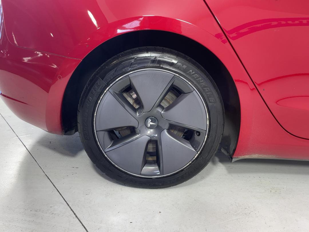 Photo '12' of Tesla Model 3
