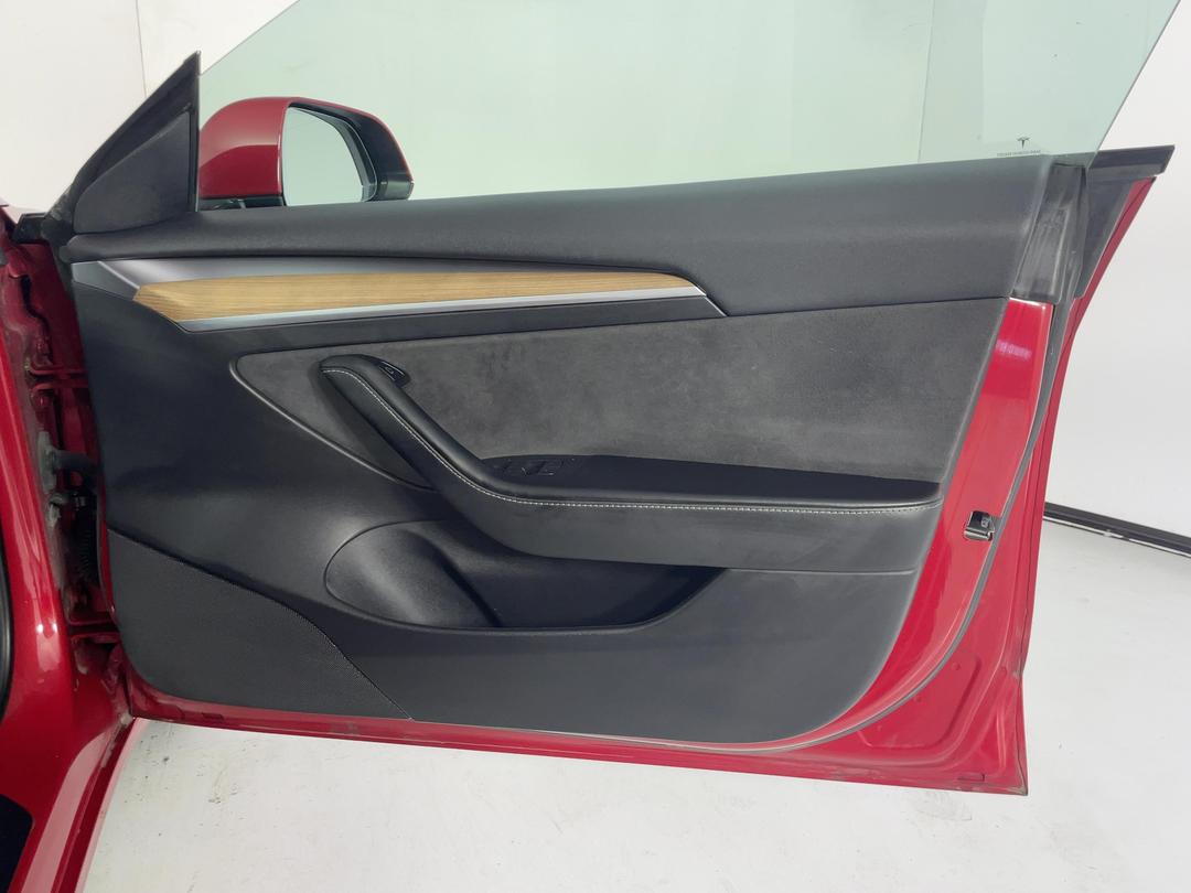 Photo '15' of Tesla Model 3