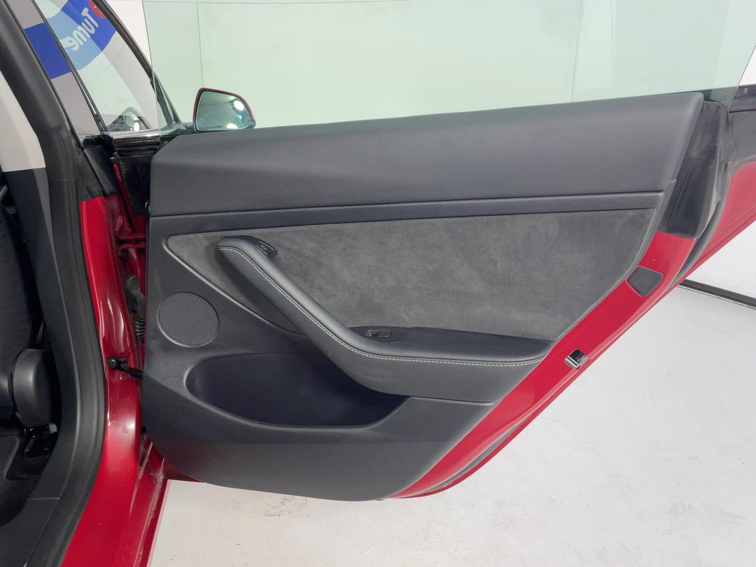 Photo '19' of Tesla Model 3