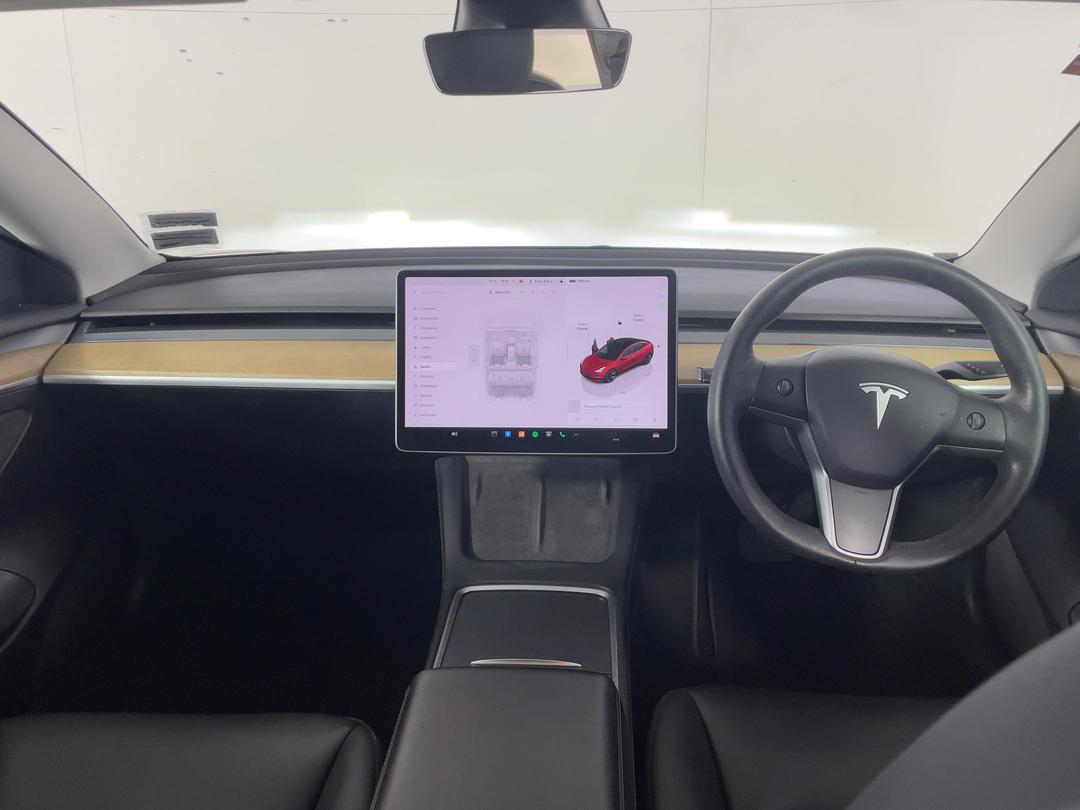 Photo '17' of Tesla Model 3