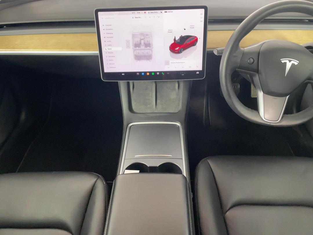 Photo '18' of Tesla Model 3