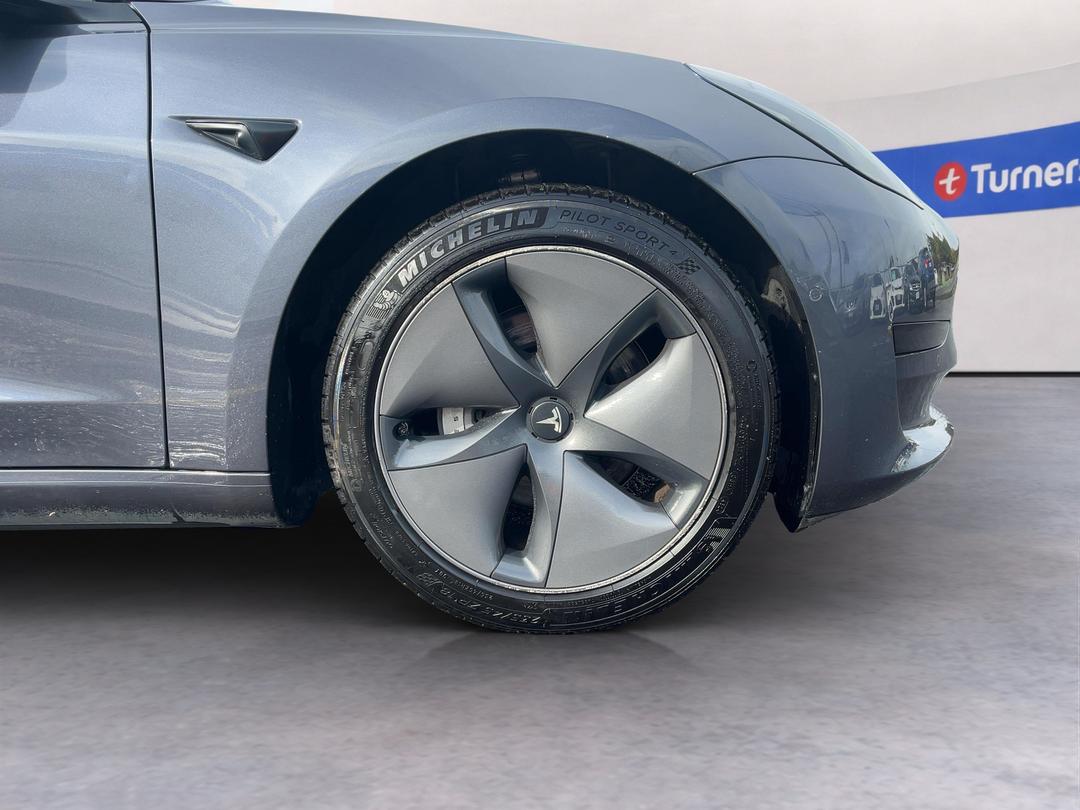 Photo '9' of Tesla Model 3