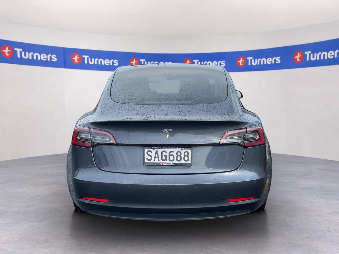 Photo '6' of Tesla Model 3