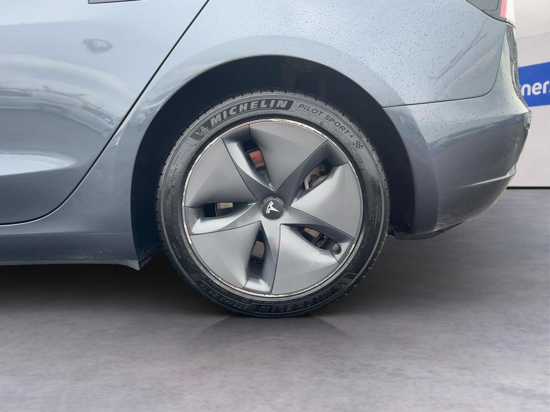 Photo '11' of Tesla Model 3