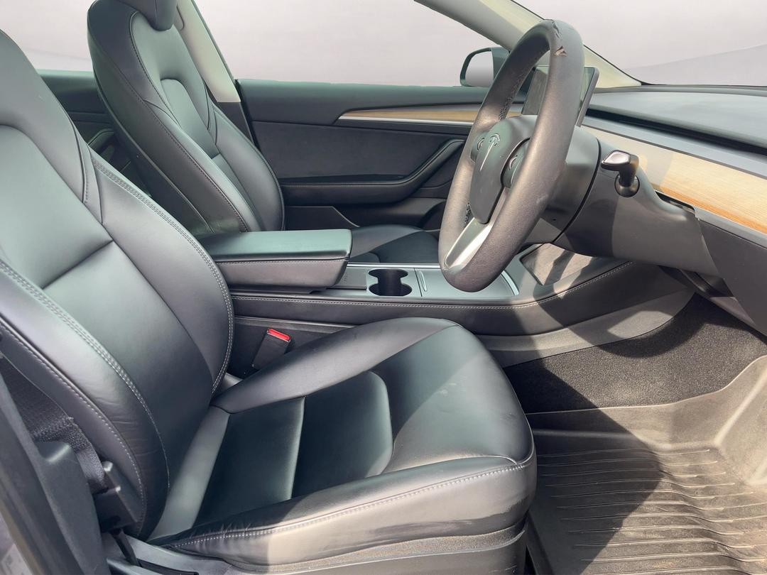 Photo '16' of Tesla Model 3