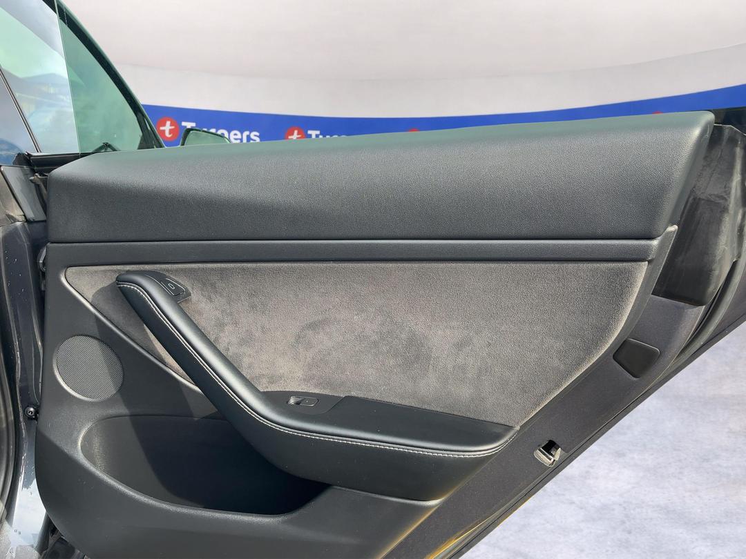 Photo '19' of Tesla Model 3